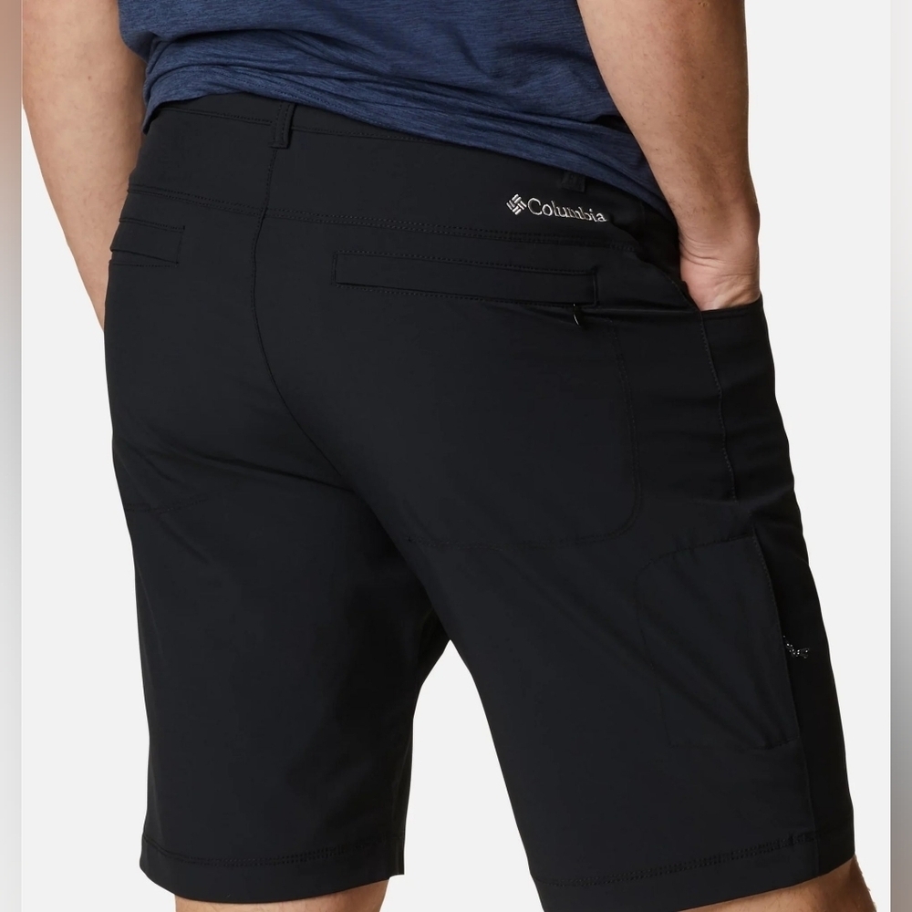 Columbia Black Flat Front Shorts, Size 34